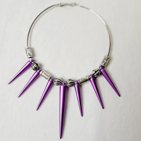 Women's Large Hoop Fashion Earrings - Picture 3 of 6